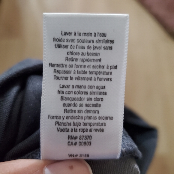 ALO Yoga Black Camouflage Leggings - Picture 6 of 6